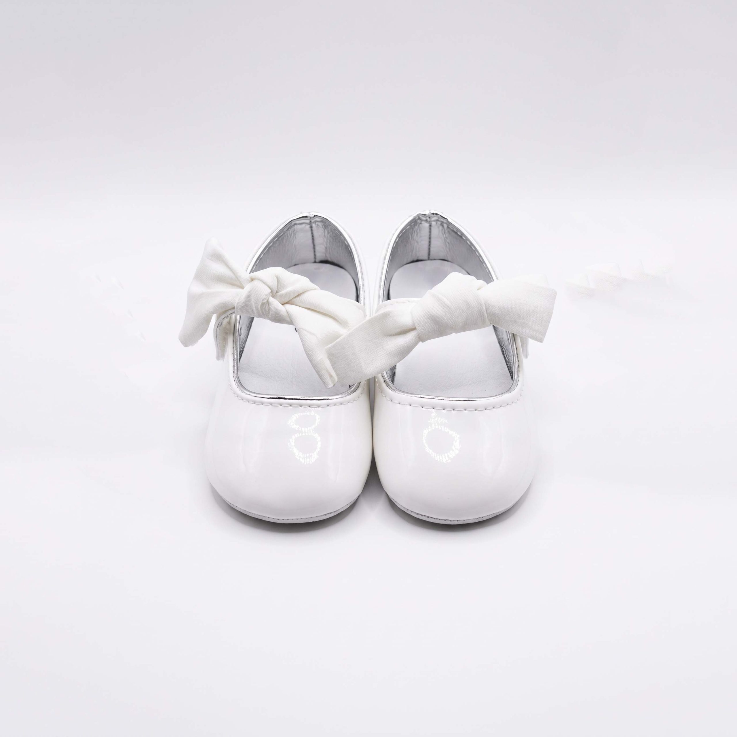 Ultra-high-end_professional_studio_product_photography_202606301324